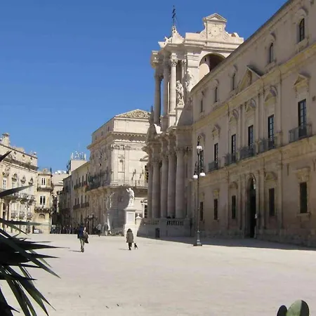 Astra Wi-fi In The Historic Center Apartment Syracuse